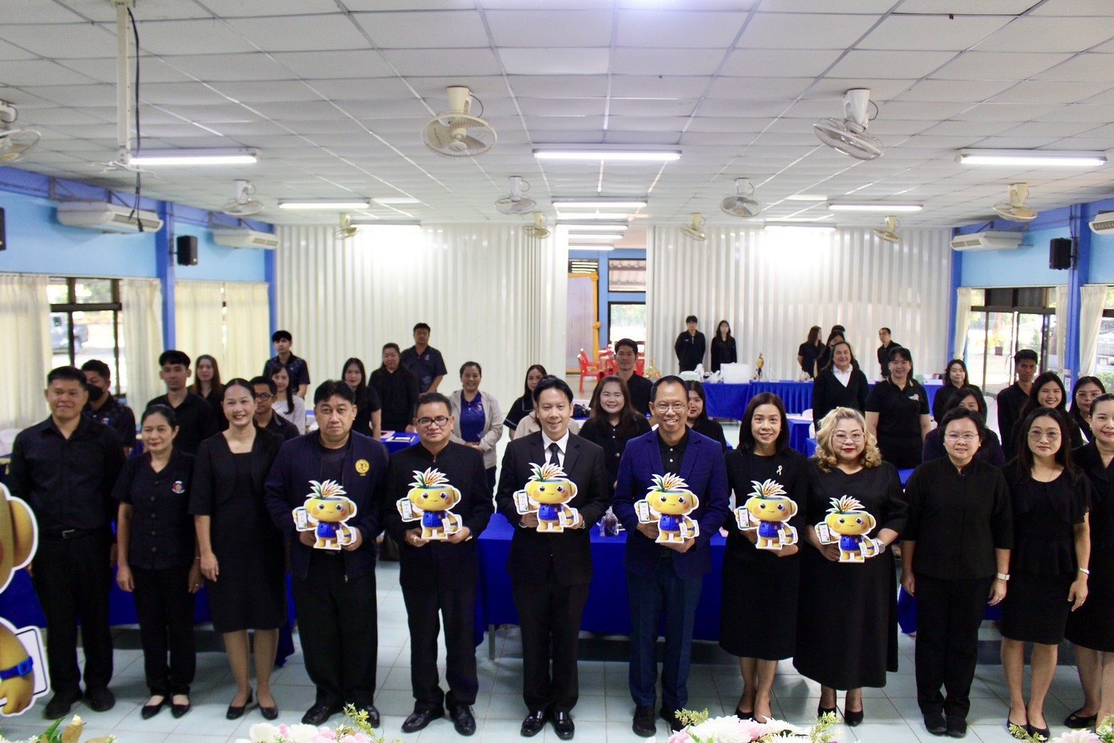 พช.อ่างทอง ผนึกกำลังภาครัฐ เอกชน เสริมแกร่งกองทุนชุมชน พร้อมเปิดตัว Web Application อ่างทองทุนดี และ Mascot สุด Cute “น้องอั่งทั่ง”