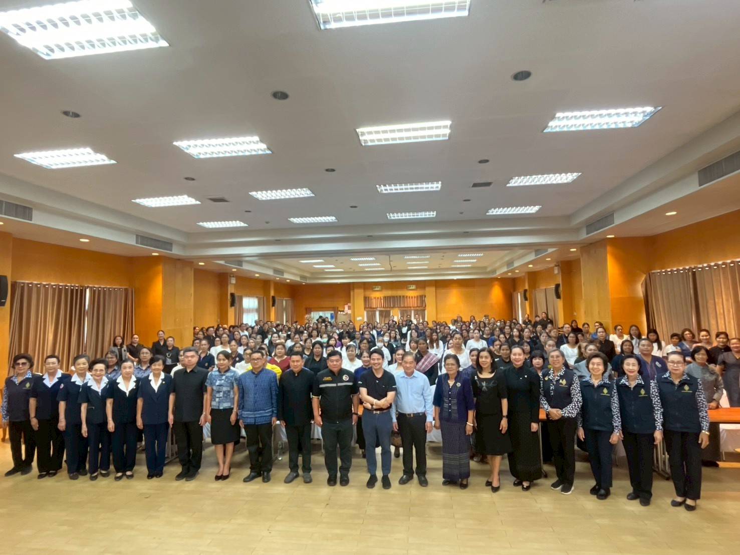 พช. อ่างทอง ผนึกกำลังคณะกรรมการพัฒนาสตรีจังหวัดอ่างทอง จัดกิจกรรม "รวมพลังสตรีอ่างทอง เนื่องในวันสตรีสากล" ประจำปี 2569